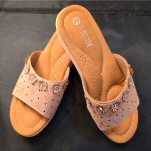 BRAND NEW KECOM WOMEN's FLORAL STUDDED DESIGN DETAIL SLIDE WEDGE SANDAL